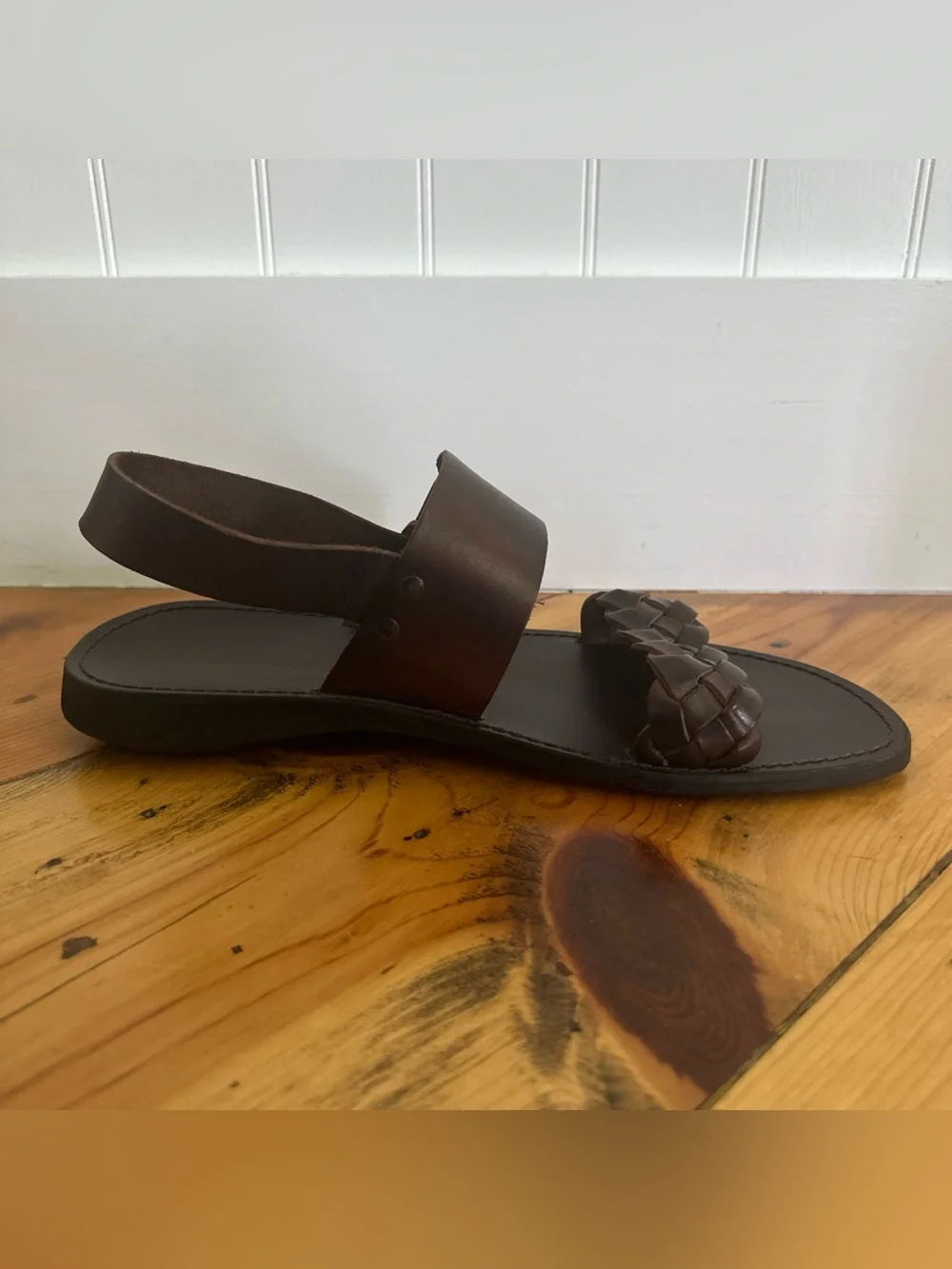 KENNETH COLE Men’s Size 10 Brown Leather Sandals Braided Strap Electric Shock
